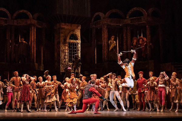 Szenenbild aus "Royal Ballet: Romeo und Julia" | Bild: -1